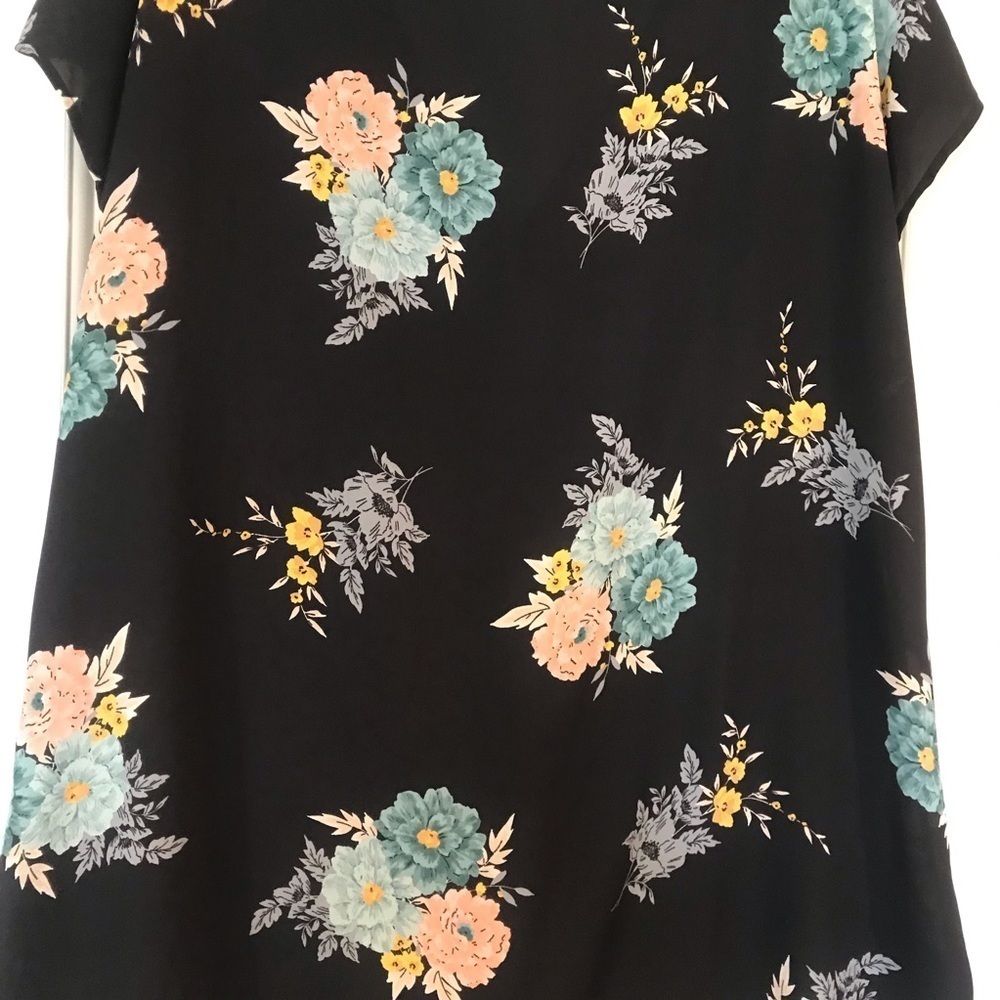 Torrid Sleeveless Top - Picture 5 of 6